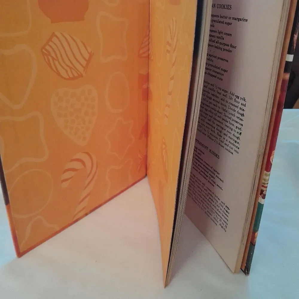 Better Homes and Garden cook book